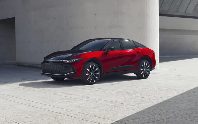Toyota Crown 2027: noul hibrid THS 5, consum, echipări și prețuri