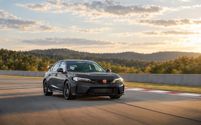 Honda Civic Type R 2027: îmbunătățiri pentru circuit și oraș Honda Civic Type R 2027: îmbunătățiri pentru circuit și oraș
