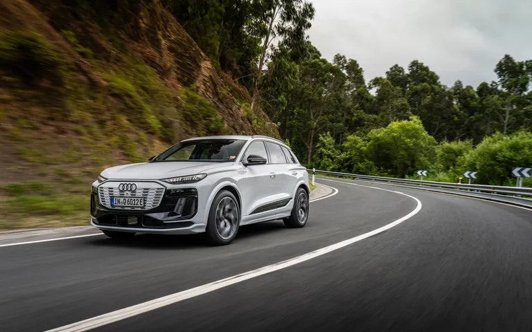 Audi Q6 e-tron la 200 km/h: ce s-a întâmplat cu autonomia Audi Q6 e-tron la 200 km/h: ce s-a întâmplat cu autonomia