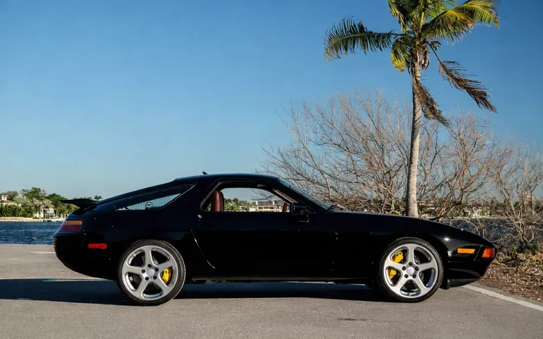 Единственный в мире RUF Porsche 928R на аукционе — легенда 1989 года снова на виду