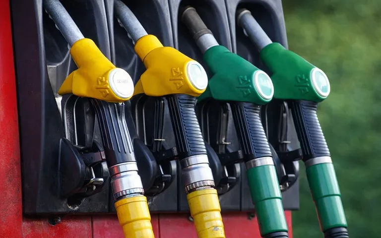Motorina se ieftinește în Moldova după armistițiu – noile prețuri ANRE Motorina se ieftinește în Moldova după armistițiu – noile prețuri ANRE