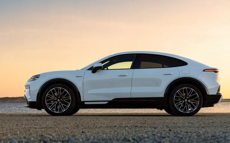 Porsche cu portiere automate — premieră la Auto China 2026 Porsche cu portiere automate — premieră la Auto China 2026