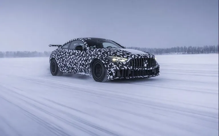 Mercedes-Benz Mythos — noul coupe AMG ultra-lux pentru colecționari Mercedes-Benz Mythos — noul coupe AMG ultra-lux pentru colecționari
